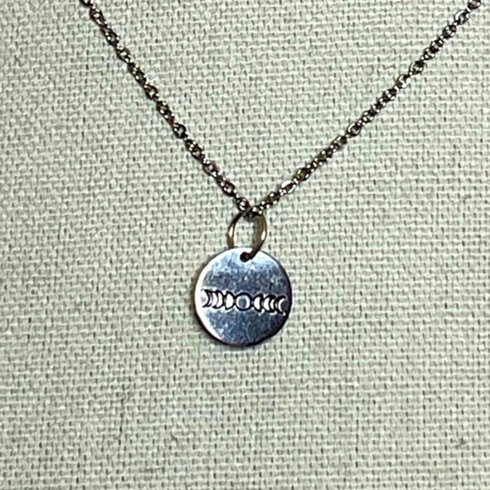 Handmade stamped‎ boho moon dainty silver pendant
18 in chain stainless necklace - Picture 5 of 5